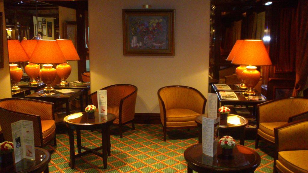 Le Flamboyant Hotel Annecy Exterior photo